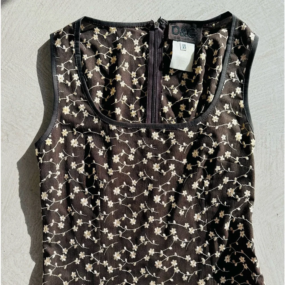 Dolce & Gabbana Brown & White 90s dizzy floral embroidered pencil Midi dress - Picture 5 of 11